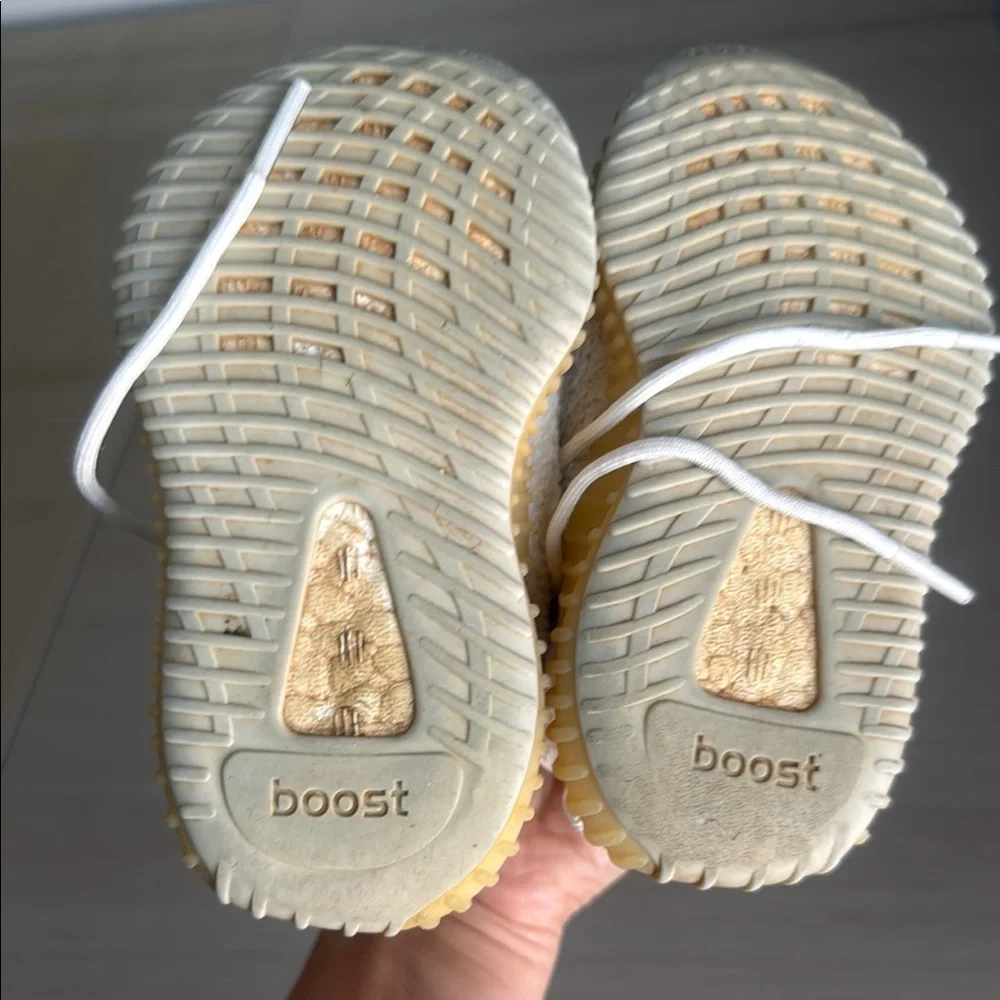 White Sneakers size 6k - Picture 7 of 10